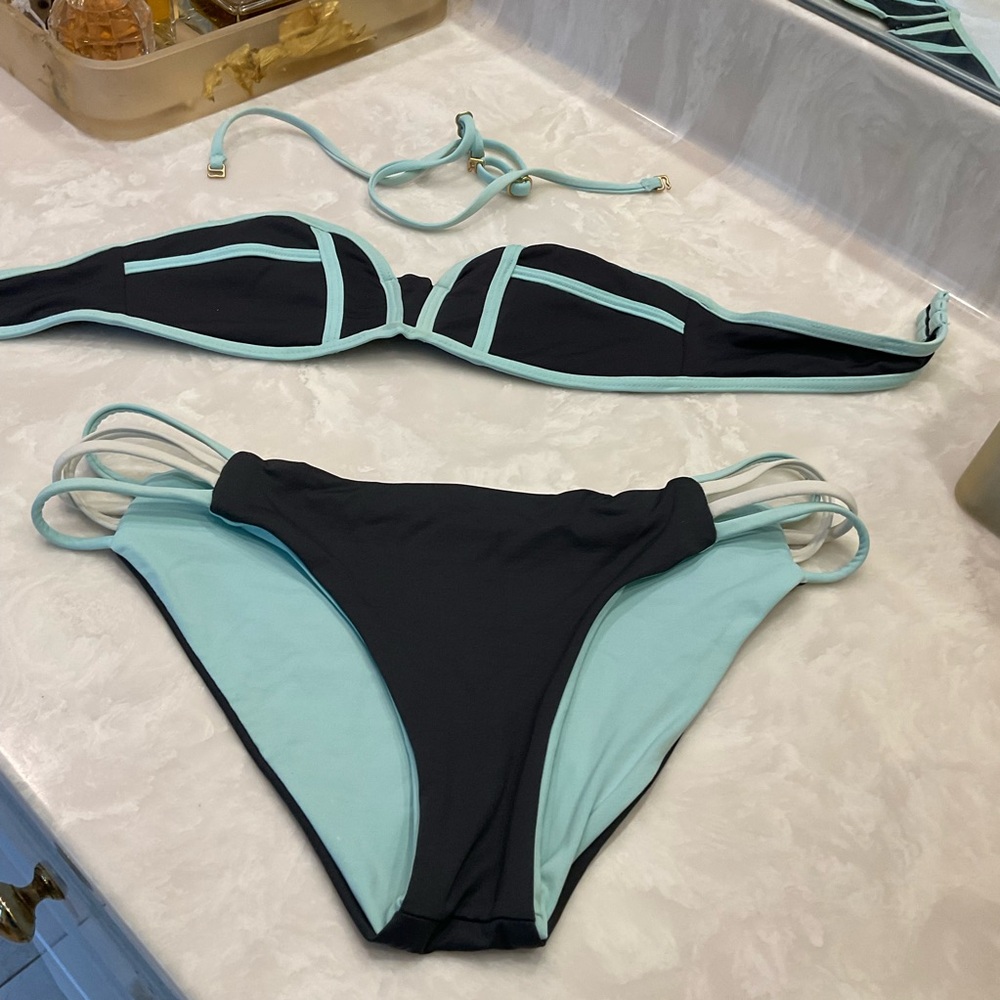 Bombshell Reversible Bikini by L Space, Black & Green, Removeable Strap, Sz Med